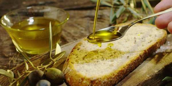 EVO OIL AND EXTRA VIRGIN OLIVE OIL: Scientific and Nutritional Data